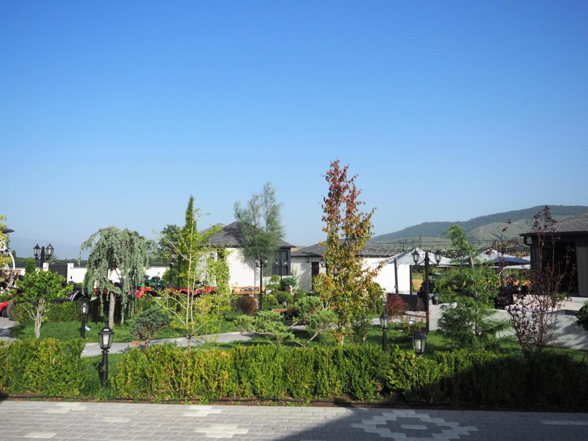 V&V Hotel Gyulagarak 外观 照片